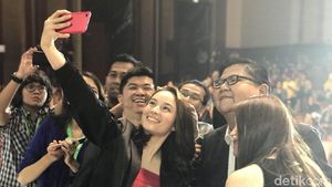 Cantiknya Oppo F5 dalam Genggaman