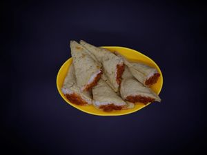 Jajanan di Korea Utara Ini Kelihatan Tak Menarik, Mau Coba?