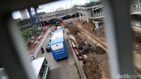 Proyek Underpass Mampang yang Molor