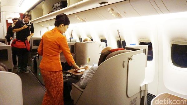 Foto: Nyamannya Kelas Bisnis Garuda Rute Jakarta-London