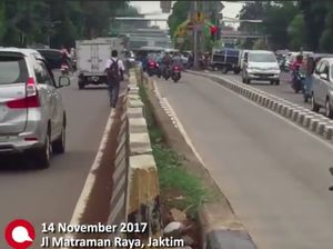 Video: Tawuran Pelajar di Matraman, Ada yang Bawa Sajam