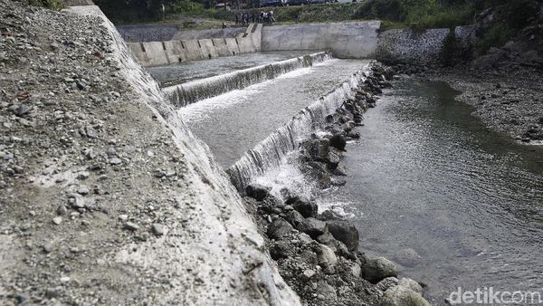 Melihat Dam Pengendali Sedimen Danau Sentani