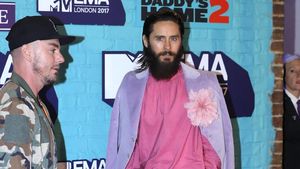 Foto: 7 Gaya Jared Leto yang Flamboyan dan Eksentrik di Karpet Merah