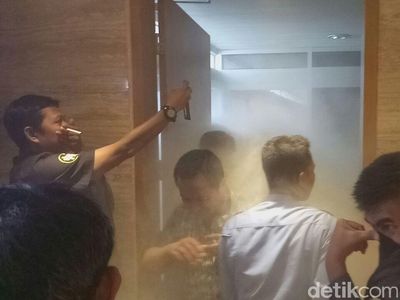 Foto: Ruang AHU Gedung DPR Terbakar
