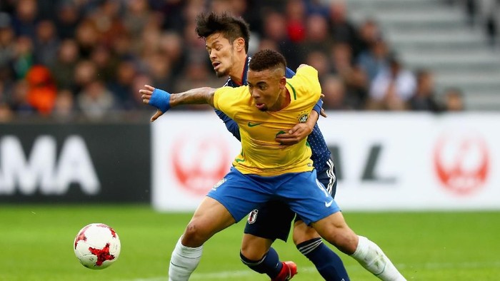 Dani Alves Sebut Gabriel Jesus sebagai Ronaldo Baru