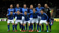 Italia mengawali leg kedua play-off melawan Swedia, Selasa (14/11) dinihari WIB, dengan optimistis. Mereka yakin bisa membalikkan keadaan usai kalah 0-1 di leg pertama. Foto: Claudio Villa/Getty Images