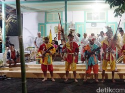 Kisah Bambu Berlilit Kain dalam Tari Cakalele Banda Neira