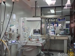 RSHS Bandung Rawat Bayi Kembar Siam Dempet Perut dan Pinggul