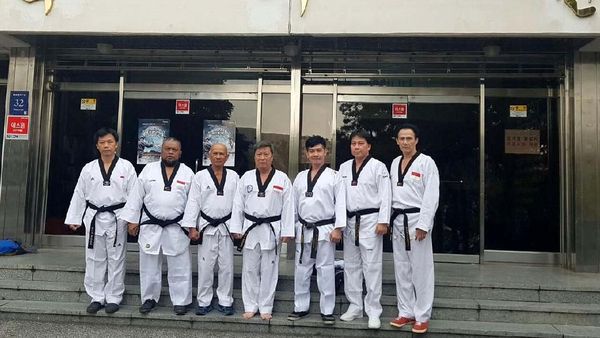 Enam Master Uji Kenaikan DAN di Korea Selatan