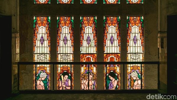 Foto: Terbengkalai, Gedung Tua Ini Malah Menjadi Tempat Motret