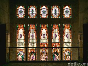 Foto: Terbengkalai, Gedung Tua Ini Malah Menjadi Tempat Motret