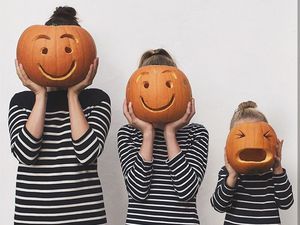 Ide Pose-pose Sederhana Tapi Super Cute dari Ibu dan 2 Putrinya