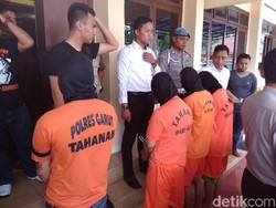 Ayah dan Anak di Garut Kompak Curi Motor di Showroom