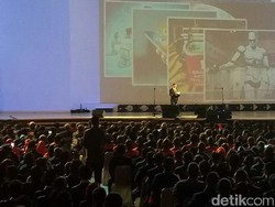 Jokowi ke NasDem: Parpolnya Surya Paloh Jalannya Cepat Banget!