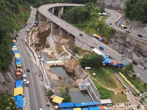 Foto: Eloknya Jembatan Kelok 9