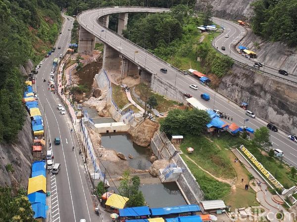 Foto: Eloknya Jembatan Kelok 9