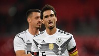 Sang juara dunia, Jerman, punya catatan paling impresif di fase grup. Mereka menorehkan rekor 100% kemenangan dari 10 pertandingan, membuat 43 gol dan cuma kemasukan empat kali. (Ross Kinnaird /Allsport)