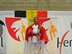 Karateka Cilik Ini Sukses Raih Emas di Belgia