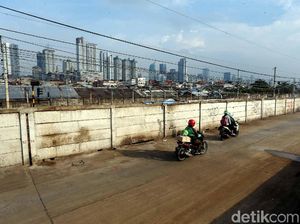 Jalan Inspeksi KBB Kini Bersih dari Gubuk Liar Jalan Inspeksi KBB Kini Bersih dari Gubuk Liar
