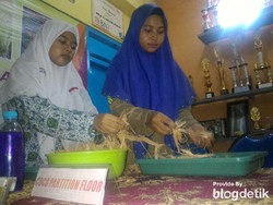 Wow! Pelajar di Lamongan Ini Ubah Sabut Kelapa Jadi Lantai Partisi