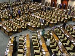 DPR Paripurna Besok, Akankah Surat Novanto Mundur Dibacakan?