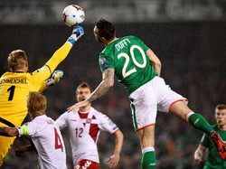 Gol ini tercipta buah kesalahan pertahanan Denmark, yang gagal menyapu bola dengan baik. Pukulan telak untuk Denmark. (Foto: Clodagh Kilcoyne/REUTERS)