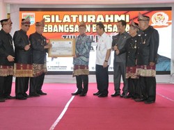 Zulkifli Hasan Terima Gelar Adat Pangeran Pengemban Amanat