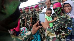 Sisi Humanis Prajurit Marinir Sebagai Ayah