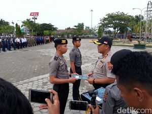 2 Polisi yang Selamatkan Ketua Pengadilan Baubau Dapat Penghargaan