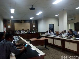 Dimediasi Pemkot Serang, Opang dan Ojek Online Buat 11 Kesepakatan Dimediasi Pemkot Serang, Opang dan Ojek Online Buat 11 Kesepakatan