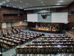 Surat soal Calon Panglima TNI Dibacakan Hari Ini di Paripurna DPR Surat soal Calon Panglima TNI Dibacakan Hari Ini di Paripurna DPR