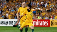 Mile Jedinak akan mengapteni Australia di Piala Dunia 2018 mendatang. Pemain 33 tahun itu mempunyai pengalaman berlaga di Piala Dunia di Brasil. (Foto: David Gray/Reuters) Mile Jedinak akan mengapteni Australia di Piala Dunia 2018 mendatang. Pemain 33 tahun itu mempunyai pengalaman berlaga di Piala Dunia di Brasil. (Foto: David Gray/Reuters)