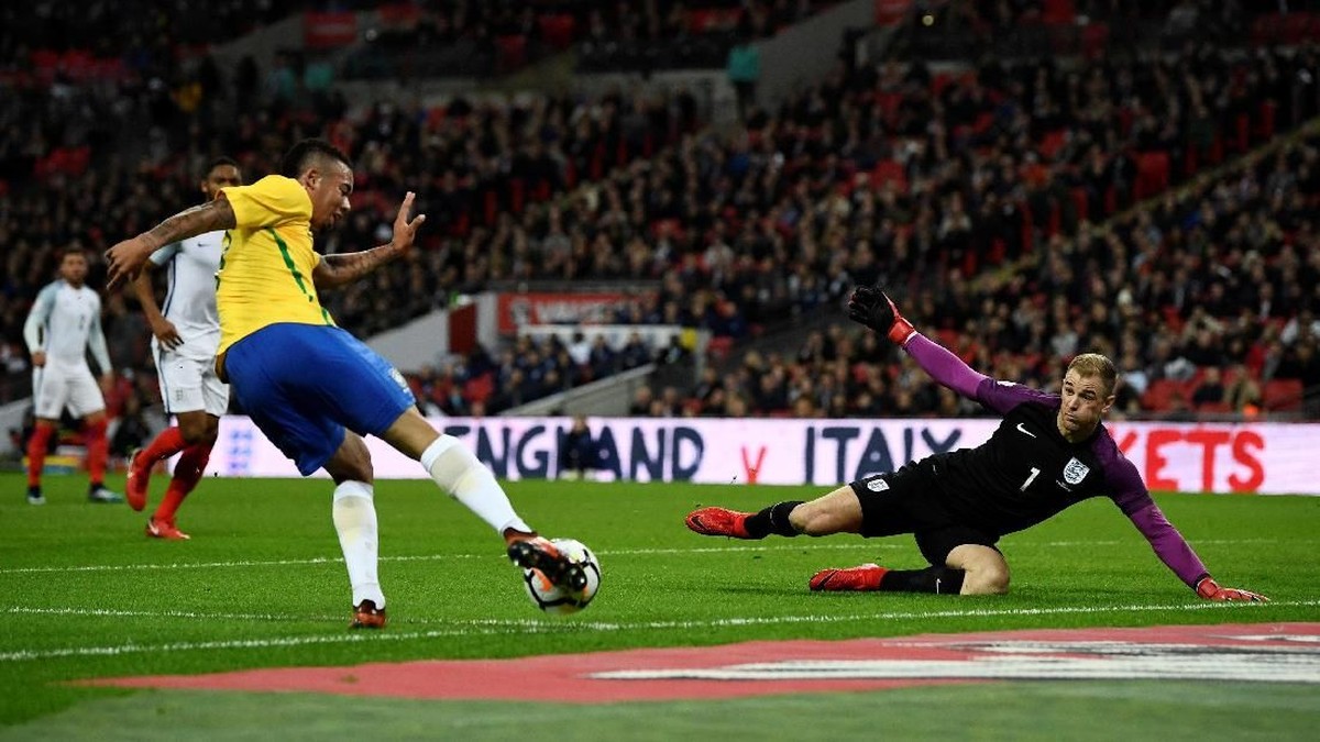 Penjaga gawang timnas Inggris, Joe Hart (Foto: Dylan Martinez/Reuters)