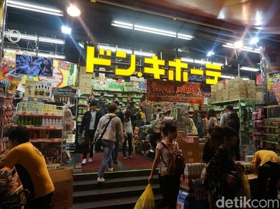 Foto: Toko Oleh-oleh Paling Lengkap di Osaka