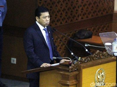Tak Penuhi Panggilan KPK, Novanto Hadir di Paripurna DPR
