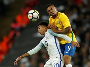 Inggris Berimbang Kontra Brasil