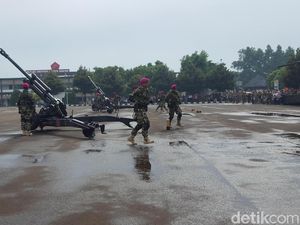 Parade Operasi Amfibi ditampilkan di Perayaan HUT Marinir ke-72