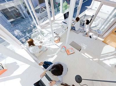 Sensasi Tinggal di Rumah Transparan