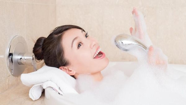 Buat Kamu yang Sedang Mandi, Jangan Lupa Menyanyi Kalau Mau Sehat