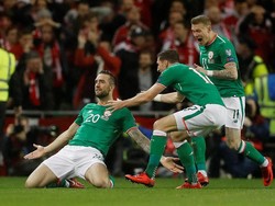 Keuntungan itu dimanfaatkan Irlandia dengan baik untuk mencetak gol cepat. Shane Duffy membawa timnya unggul di menit keenam. (Foto: Lee Smith/Action Images via Reuters)