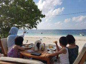 Ini Trik Mudah Pilih Makanan Sehat Saat Traveling