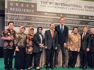 Urban Farming, Solusi Penyediaan Pangan Sehat Warga Perkotaan Urban Farming, Solusi Penyediaan Pangan Sehat Warga Perkotaan