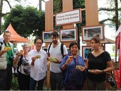 Jurnalis Prancis Tertarik Belajar Jamu Bareng Sido Muncul