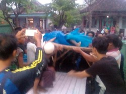 Dua Hari Hilang Ditelan Ombak, Nelayan Pasuruan Ditemukan Tewas