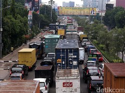 Truk Kelebihan Muatan, Biaya Rawat Jalan Bengkak Jadi Rp 46 T