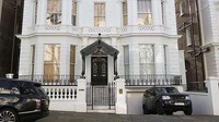 Terletak di London, mansion milik David Beckham ini terdiri dari lima lantai, delapan kamar tidur, ruang spa, dan pijat. Harganya? Dua tahun lalu sekitar Rp 676,6 miliar   (sportskeeda)