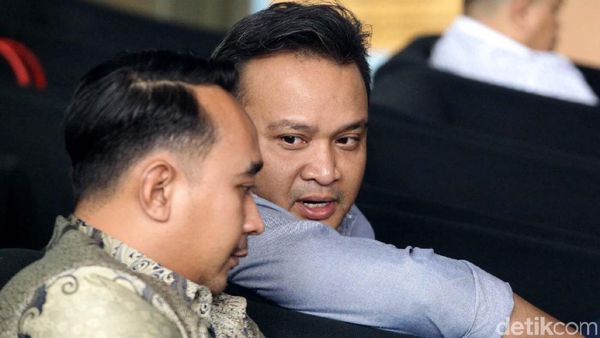 Keponakan Setya Novanto di Ruang Tunggu KPK