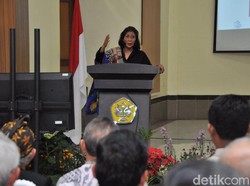 Tenggelamkan Ratusan Kapal Asing, Susi: Bukan Pekerjaan Menyenangkan