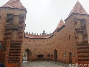 Foto: Benteng Bata Merah Ratusan Tahun di Eropa