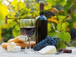 1.000 Liter Wine Mengalir ke Keran Warga Kota Ini